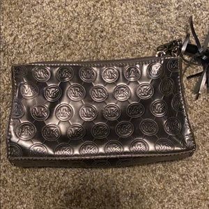 Small micheal kors make up bag